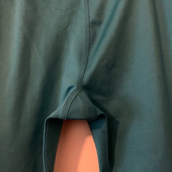 MIKA Yoga Wear Aqua Leggings - Picture 8 of 8